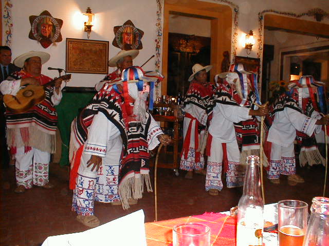 22-6-00 Mexicansk trsko dans