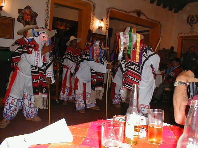22-6-00 Mexicansk trsko dans
